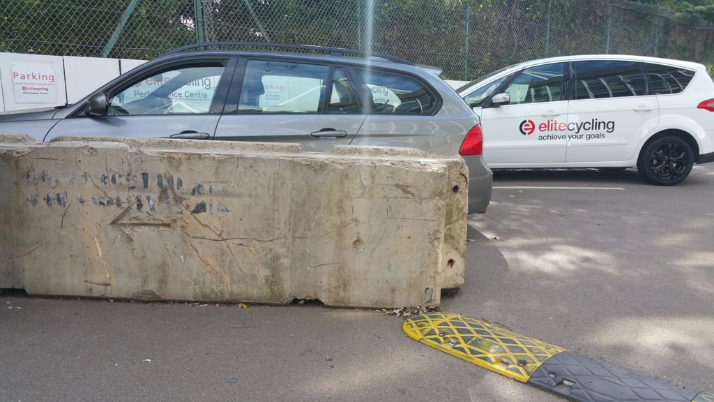 savethecpnsc's tweet photo. so @gla @LDN_gov what's with the concrete barriers on access road at #CPNSC? NOT good for this #Sunday @SEAACompetition #RoadRelay event. Please don't jeopardise the event &amp; the enjoyment for 2500+ #competitors. Plan to get them moved? @InsideCroydon @standardsport https://t.co/IbOceg69Er