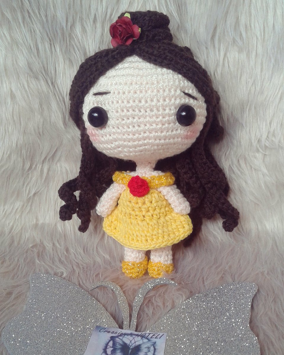 IGTELI's tweet photo. -Es apuesto sí. Apuesto, rudo, engreído y…y no es para mí.👸🌷

#FelizMiércoles #Princesa #Bella se une a la #Coleccion 🌷

Se #Diferente...Regala Algo Único Tejido Con el #Corazón💖💖

#Amigurimi #MejorRegalo #MejorOpcion #Original #Unico #TejidosaMano #CreacionesIGTELI #IGTELI https://t.co/pqW1oK4COB