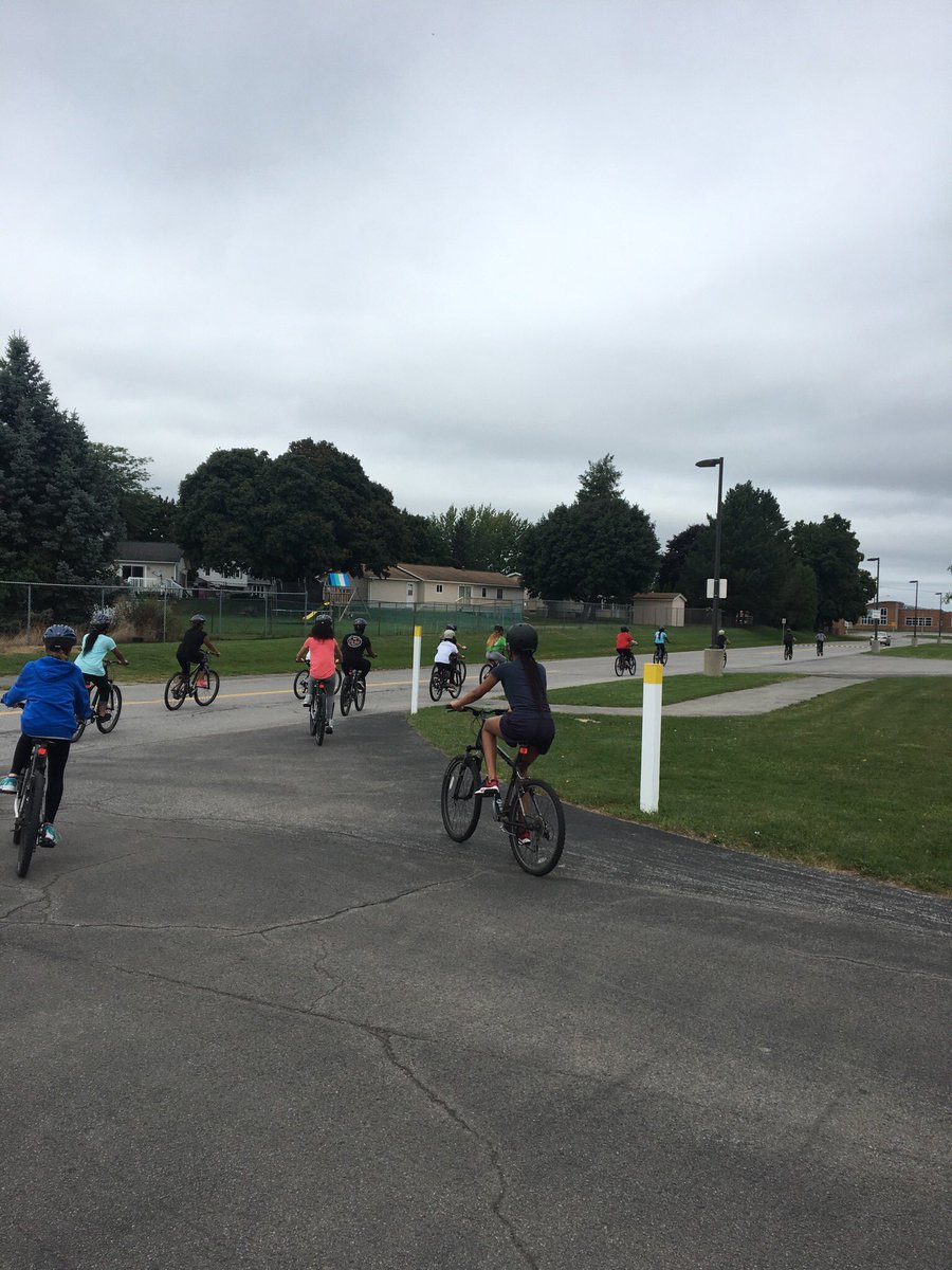 GCMSPHYSED's tweet photo. Beautiful biking weather today! #GCMSPE #lifelongactivities #getoutside #freshair https://t.co/InZe3Bbd8R