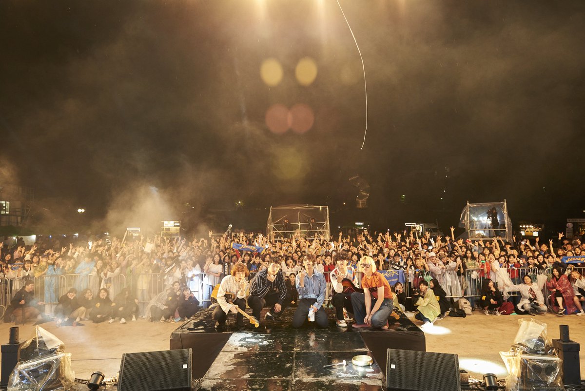 서울예술대학교 축제🔥 락페스티벌 무대에 선 줄 알았네요. 비가 많이 왔음에도 오랜 시간 기다려주시고 잔나비와 함께해주신 우리팬분들과  Rock will never die!!를 실감케해주신 서울예대 학우 여러분들 정말 감사했습니다🤘 #잔나비 #JANNABI #서울예대 # 축제