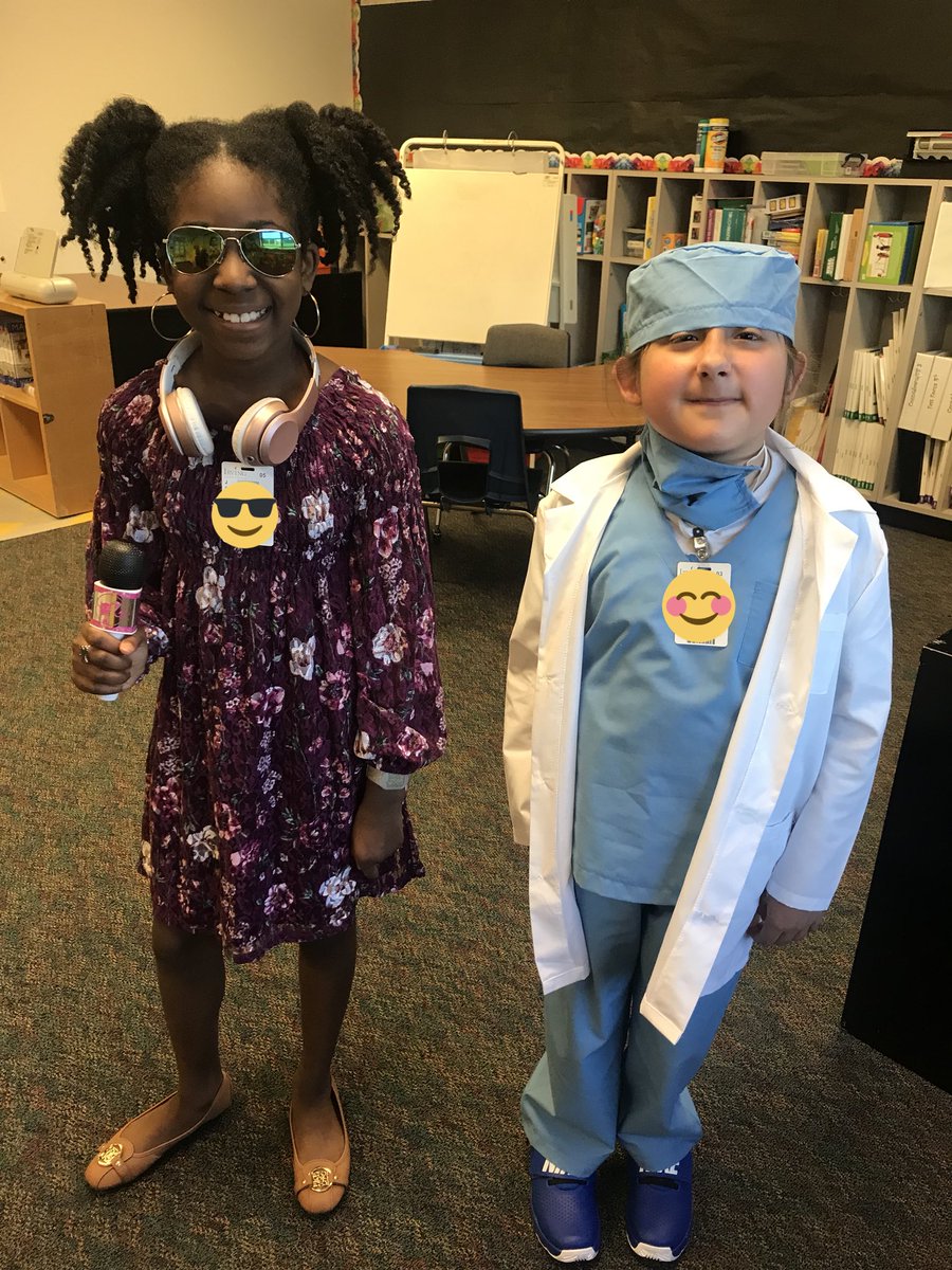 MsEGuerrero's tweet photo. Itβs Career Day! We have a singer and a doctor in the building today π€π #fluentinsucess @ASJohnston1 https://t.co/K7pHzNsmNm