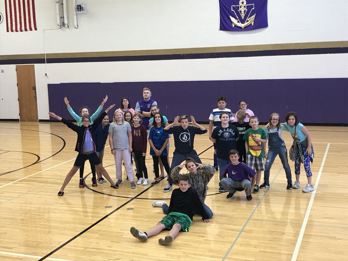 VHSailorsAlumni's tweet photo. #SailorAlum @cam_kuhn30 is helping #FillTheSails by student teaching with @khabes22 @VermilionSchool @PhilPempin @TheSailorNation @smsbartlome https://t.co/UahY397FkZ