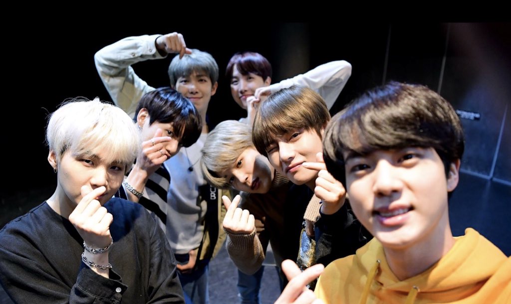 __Eiyzee's tweet image. I know that deep down in My Heart, I can Never Love someone, Like How much I Love @BTS_twt... I don’t know! But that’s How is my life Ryt now and probably My future 🥀✨💖

#ForeverArmy #GoodluckMyFuture