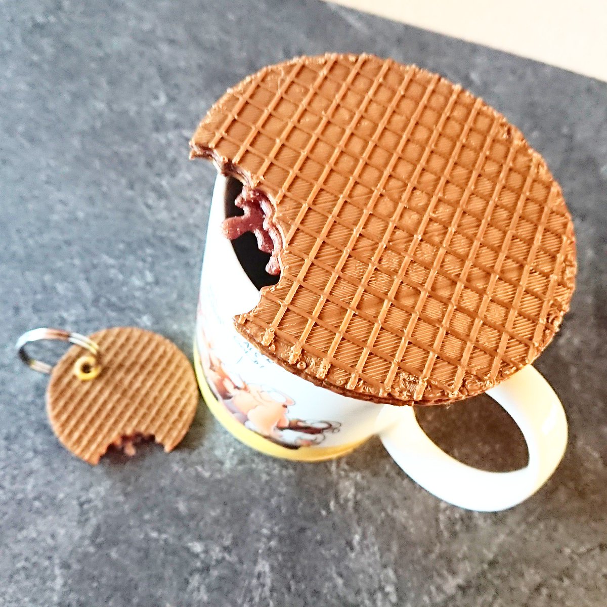 stroopwafel teething toy