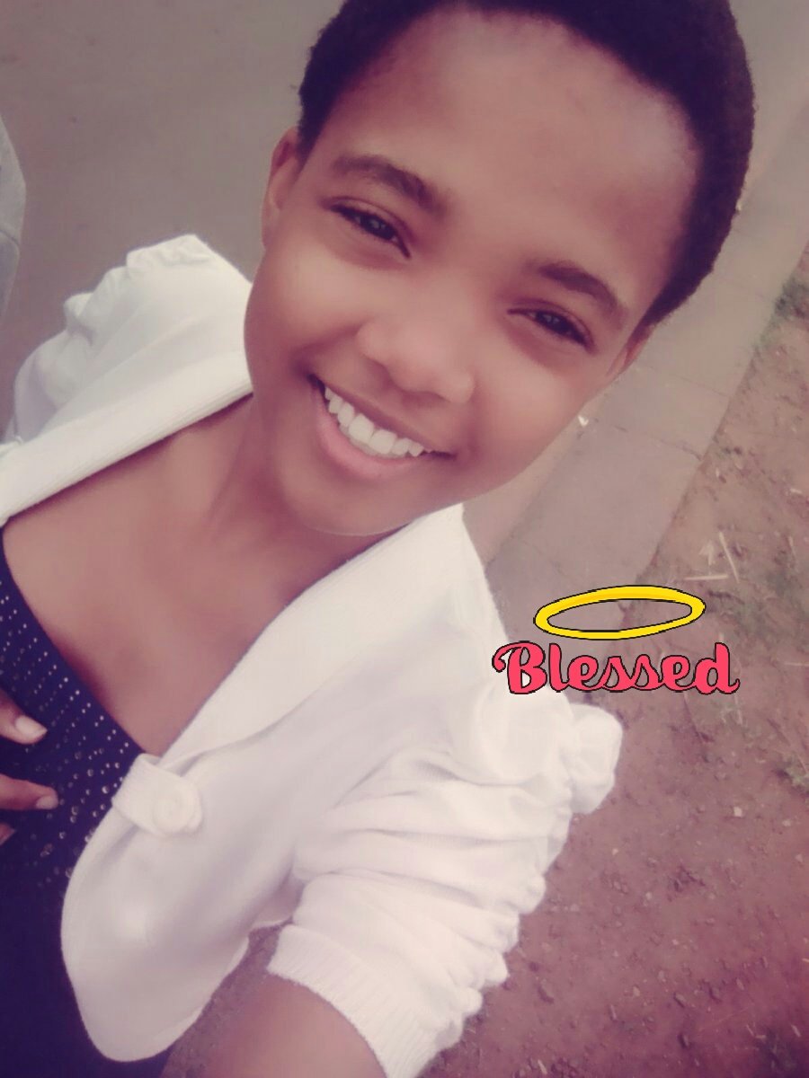 nolu_khumalo's tweet photo. #NewProfilePic 
Don't mean to brag ...but I hv a beautiful smile 😇 https://t.co/ocw2R9XblS