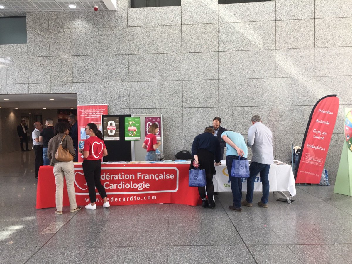 PascalBeaubat's tweet photo. Auj animation @Interiale au min de l’Intérieur @Place_Beauvau avec les vélos à smoothies des @paniersdelea et un stand sur les risques cardiovasculaires avec @fedecardio. Parce que la #prévention pour une #mutuelle c'est tous les jours, en #proximité avec nos adhérents https://t.co/15aal9k1uR
