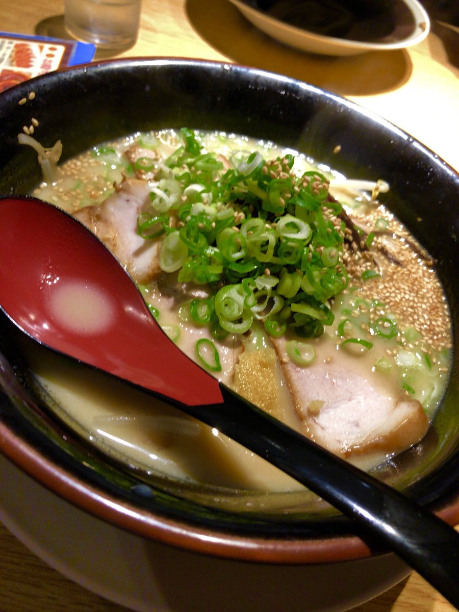 Bro_ccoll's tweet photo. この時間のラーメンたまんねえー https://t.co/ZbwBa1dh8f
