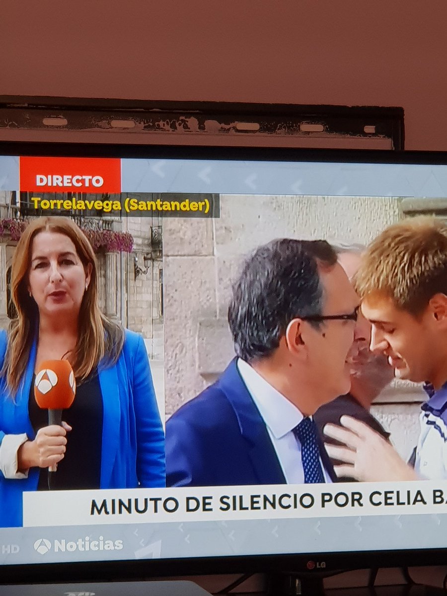 YnesVerdejo's tweet photo. #antena3 #a3noticias #Cantabria #santander venga.... repetid conmigo: Torrelavega (cantabria)
Santander es la capital de la comunidad de Cantabria. https://t.co/Ph0VoRCfzx