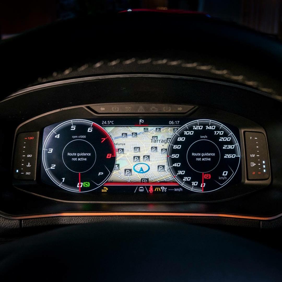 ahlatciotomtv's tweet photo. Bekleyiş sona erdi. Ailemizin en yeni üyesi nefes kesen tasarımıyla yerini aldı. Karşınızda yeni SEAT Tarraco!
#SEATTarraco #SEAT #SEATtr #SEATturkiye #Çorum #AhlatcıOtomotiv https://t.co/j2Gm8A7k2w