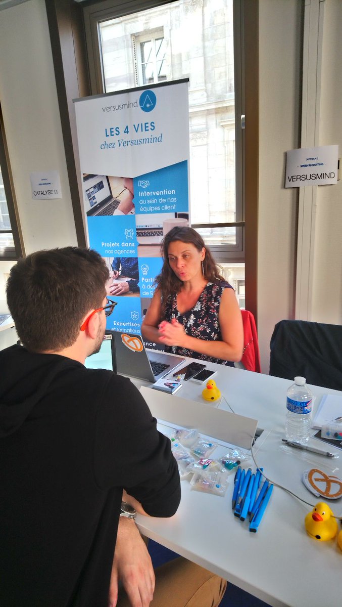 Versusmind's tweet photo. Aujourd'hui c'est notre belle Coralie qui rencontre les étudiants lors d'une session speedrecruiting à @EpitechStras
#recrutement #student #forum #versusfamily #joinversusmind https://t.co/bvdecf3rbE