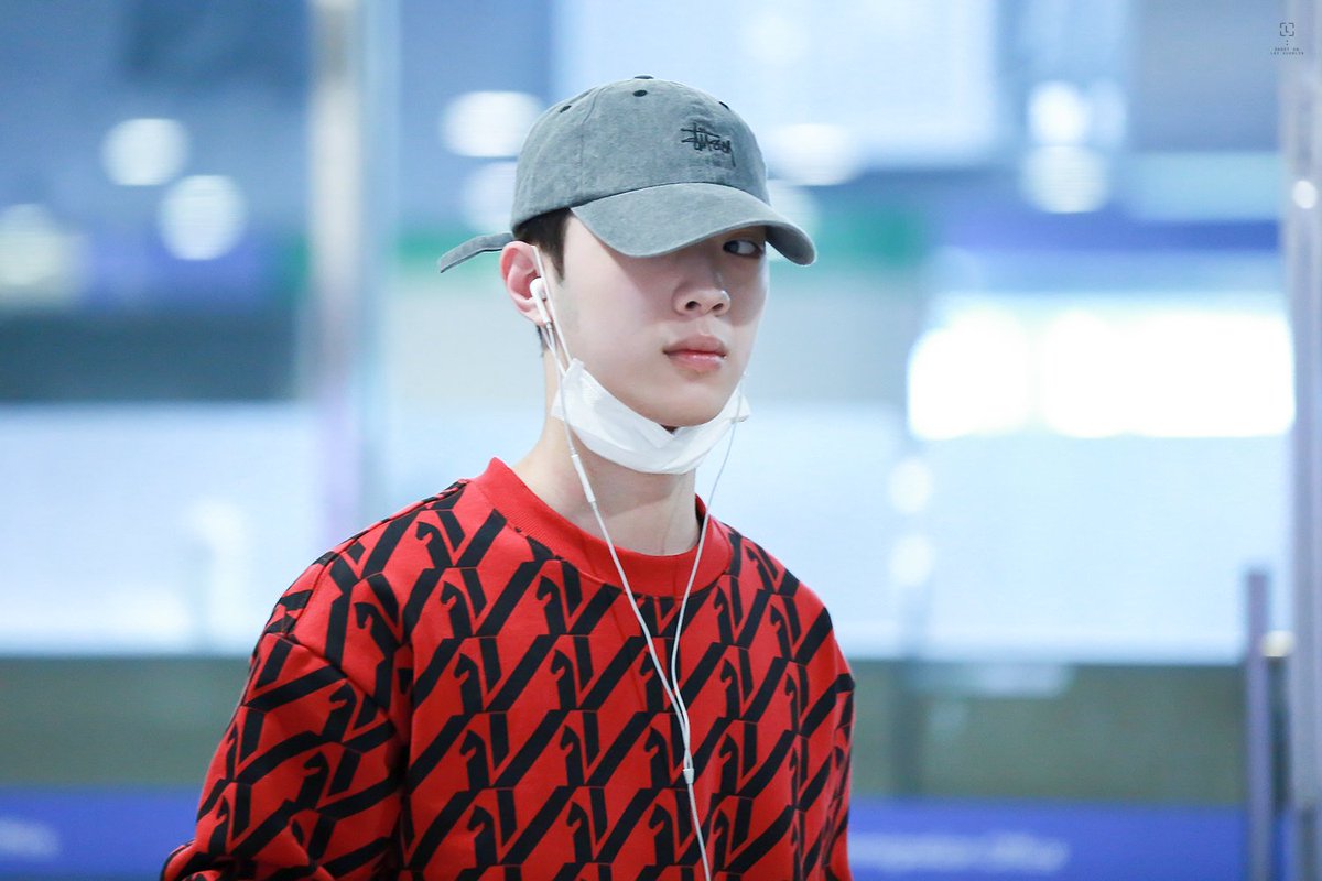 shootonL's tweet photo. 180917 ICN🛬🛬

#라이관린 #賴冠霖 #LAIKUANLIN
#워너원 #WannaOne https://t.co/oiQt31Z2Op