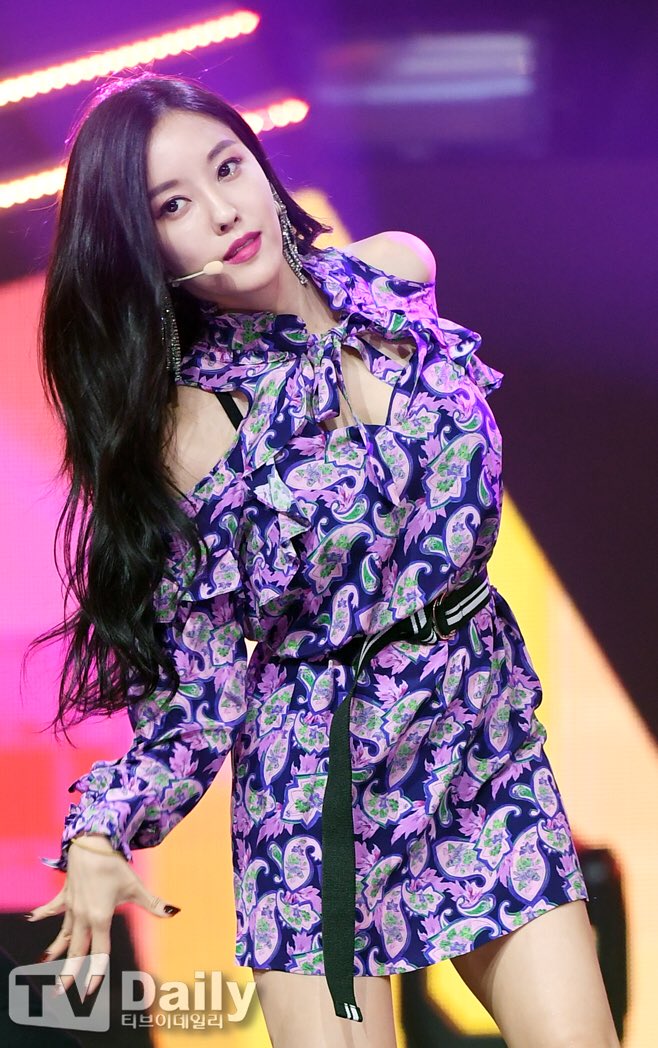 오늘 무대 복장 너무 예쁘다.😍😍 
무대 복장 = 보라색 = 다음 앨범 색상🤔💛💜🍋🍇🍆 <a href="/b89530/">Hyomin</a> #효민 #Hyomin #mango