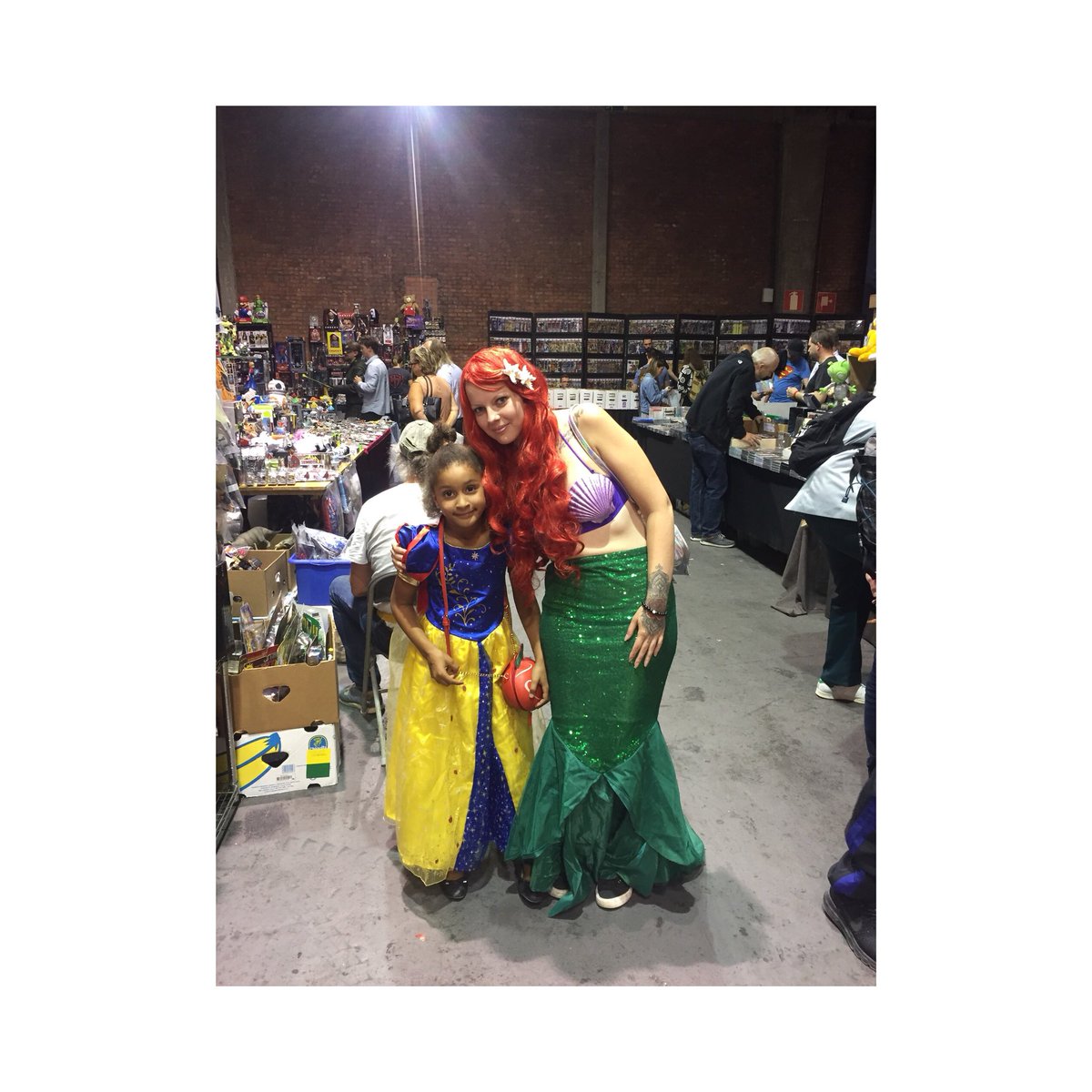 vickysabbar's tweet photo. Always be yourself unless you can be Queen of Hearts ♥️ 👑 then always be Queen of hearts ♥️ 🖤
.
.
.
@dandoiscindy @anpelemans #disney #comiccon #cosplay #queen #queenofhearts #stitch https://t.co/OK218L5GnY