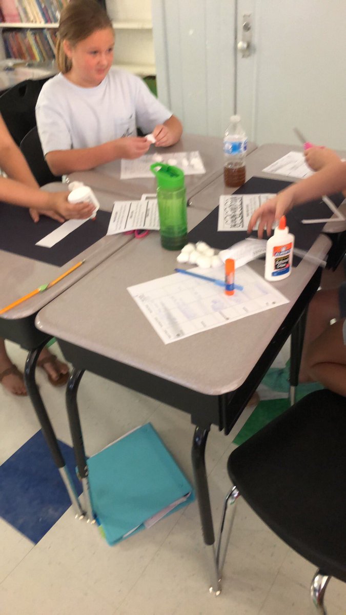 MrsBentonHGS's tweet photo. Making clouds out of cotton balls! #handson #teamwork #elitelearning #hgs https://t.co/BYNaqrvrIJ
