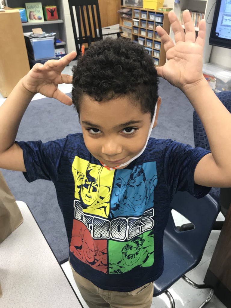 kari629's tweet image. First and Second grade @cescrocsrock! STEAM in classrooms today was amazing! #structurebuilding #applehats