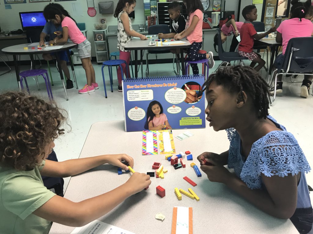 kari629's tweet image. First and Second grade @cescrocsrock! STEAM in classrooms today was amazing! #structurebuilding #applehats