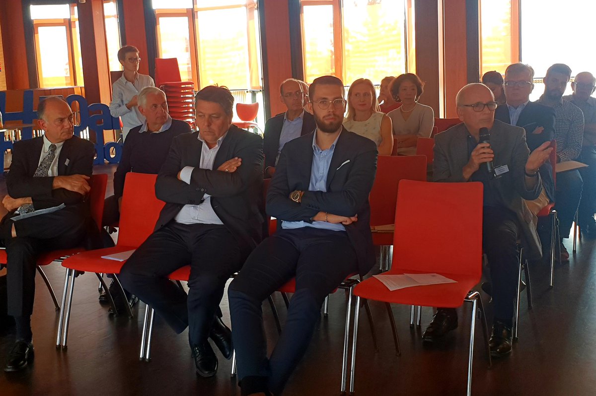 CEEVO95's tweet photo. #valdoise / #iledefrance /#ParisRegion / #Ceevo95 : Apéritif Contact du CEEVO ce midi sur le thème “PME-PMI : Comment pérenniser les courants d'affaires export par une implantation à l'étranger ?" animé par Jean-Manuel Tailfer, Responsable Grands Comptes de #PRAMEX INTERNATIONAL https://t.co/oWihN0jjWt