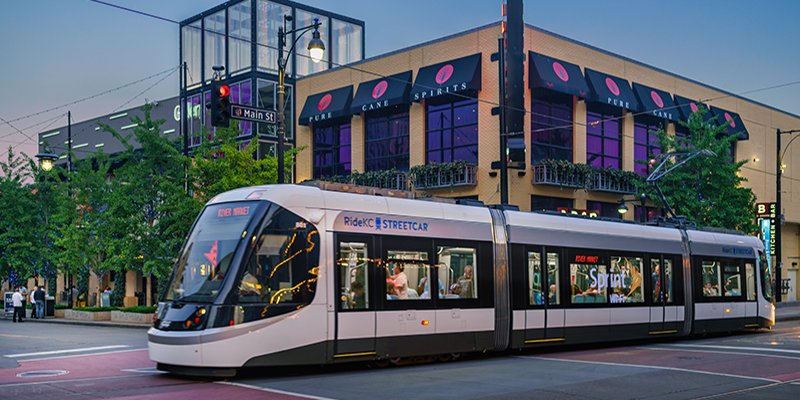 VisitKC's tweet image. Tour, try and taste while traveling along the free, 2.2-mile @kcstreetcar route: bit.ly/2QuxPZu