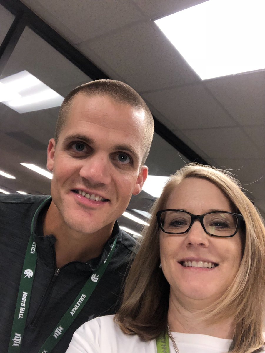 TracyPassmore's tweet photo. Biscuits, fellowship, worship, the word and prayer @NHHS_FCA this morning! Loved hearing @CoachBorg share his heart and encourage students to KNOW HIM! #FCAStrong #ACTSprayer https://t.co/piMrzcuTFg