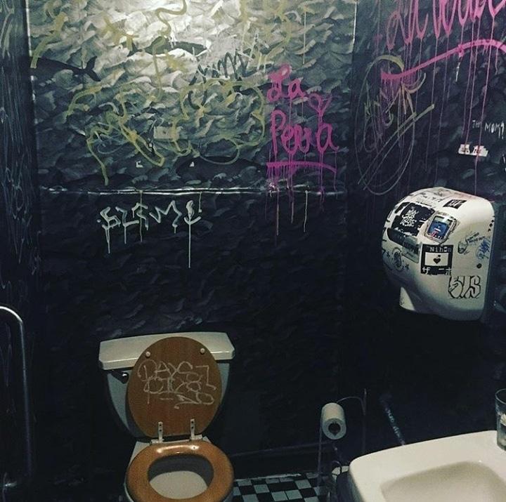 whatICwhenIP's tweet photo. @goldsoundsbar - Brooklyn, NY .. posted by @spags_drums on Instagram #whatIseewhenIpee https://t.co/dleCARzNfu