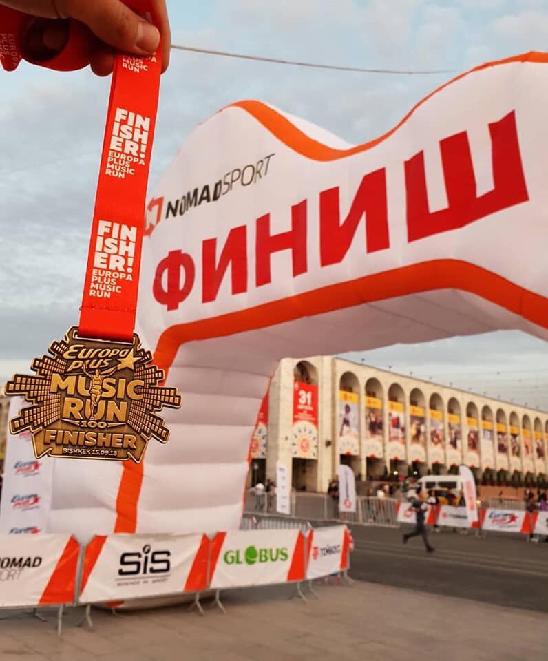 FLEXAlumni's tweet photo. FLEX Alumni are busy conquering every field!!! Sherzod Shamiev '11 and Bobby M. Hafiz ‘09 participated in Europa Plus 100 Run Marathon 🏃 🏁 🏅 

#FLEX25 #FLEXAlumni #ACGlobal #ExchangesAlumni #ExchangeOurWorld https://t.co/SEI0xjGvGo