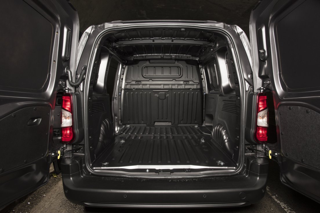 Vauxhall Combo voted International Van of the Year 2019! Find out more: bit.ly/2NSid3I

Contact Karol Zeller to book your test drive on 023 8044 9232

#Vauxhall #combovan #hampshire