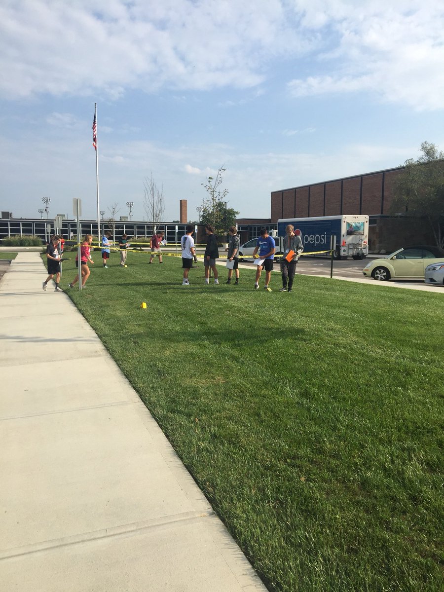 AHSForensicSci's tweet photo. AHS Forensic science students learning about search patterns! #studentcentered #forensicscience #ahsforensics @AHS_ScienceDept @AndersonRedskin https://t.co/iQ5KyR3gJO