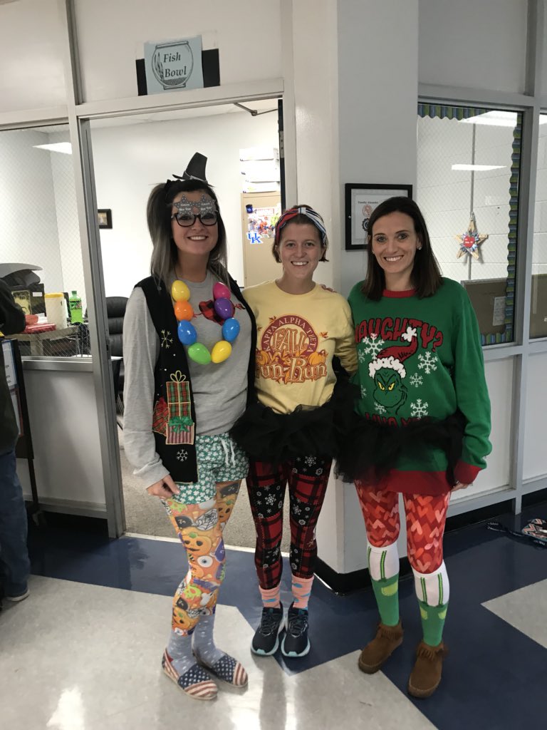 durbins_class's tweet photo. Representing the holidays today here at @mooremustangs #knowMoore #wackywednesday https://t.co/74ZsFMJgBn