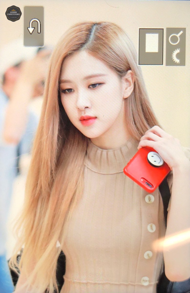 Queen_Chaeyoung's tweet photo. 180919 입국
💙💙💙
Black Pink ♡
#BLACKPINK #ROSÉ⁠ ⁠⁠ ⁠⁠ ⁠⁠ ⁠
#블랙핑크 #로제
#채영 #Chaeyoung https://t.co/4ZIWUn4tI1