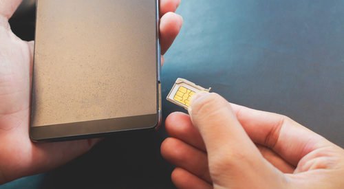 Moving from an #Android phone to an #iPhone? See how to make sure your SIM card is compatible and that you won’t lose your data  ow.ly/rcuv30lSTUm