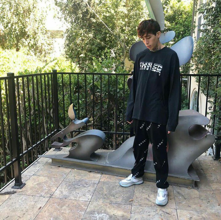 ExmgeO's tweet photo. Diablo🌟💞🔥
#diablo #labelmusic #vibes https://t.co/HFJVe8vOYj