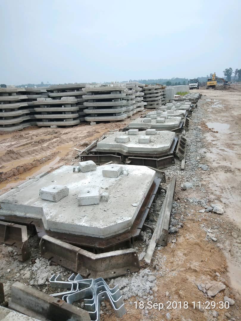 UPKZonTimur2's tweet photo. Lawatan kerja ke tapak pembuatan untuk produk 'retaining wall panel' di Chukai, Kemaman pada 18 September 2018 bagi projek Menaiktaraf Jalan Masuk Ke Bera dari Jalan FR10, Pahang.@HasmiJkr @azamdin212 @BpptimurCjJkr https://t.co/6K2xw5NTbx
