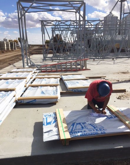 FormaSteel's tweet photo. A recent delivery of steel to @KCLCattle  just outside of Picture Butte for the construction of their new commodity shed!
#FormaSteel #FortMacleod #SheetSteel #Agriculture #SteelBuilding https://t.co/Rt5UMsQHdL