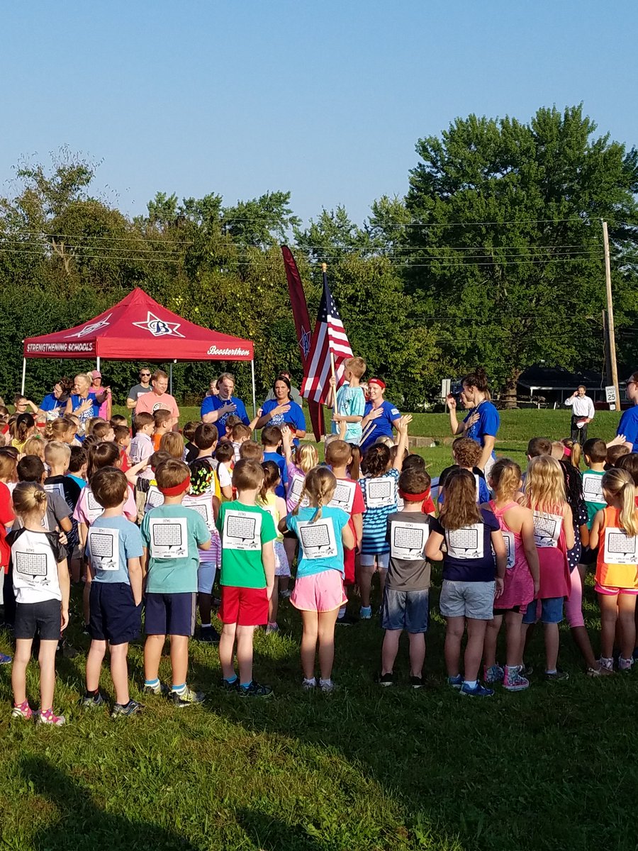 PARKWDprincipal's tweet photo. PTO Boosterthon Fun! https://t.co/7INl8HOiuD