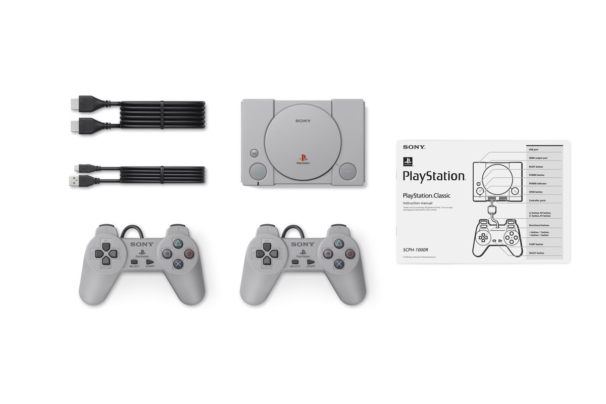 PlayStationIT's tweet photo. La versione in miniatura dell'iconica console è in arrivo il 3 dicembre! #PlayStationClassic https://t.co/nrQWHuWMyK