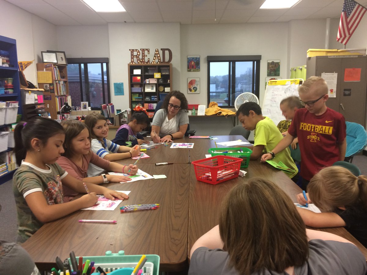 AldenElementary's tweet photo. Student action teams are synergizing today. #Aldenpride #TLIM https://t.co/vlnZcFFAkt
