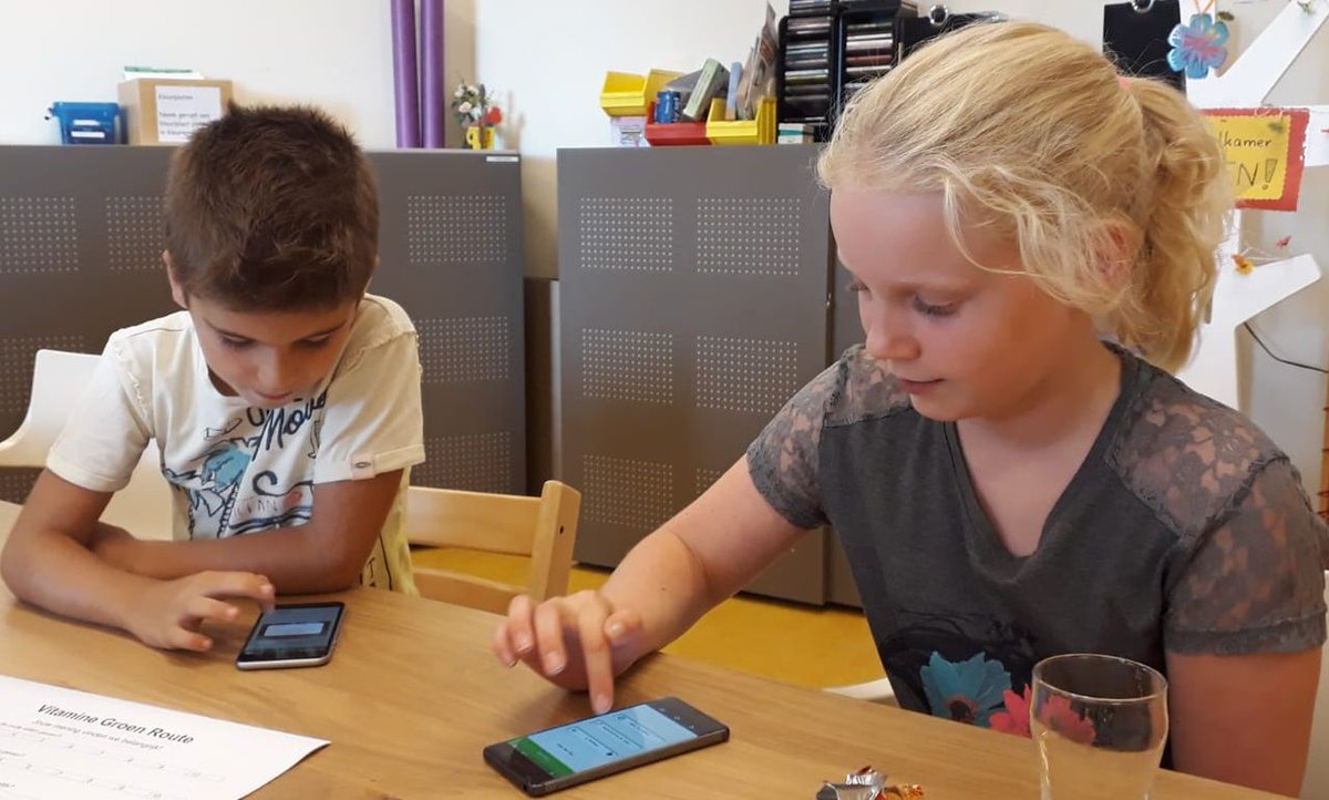 Vandaag testten Liam en Birgit in Isala Zwolle de speurroute voor kinderen met bijbehorende app. De speurroute krijgt mede dankzij hen steeds meer vorm. Toppers! isala.nl/over-isala/nie…