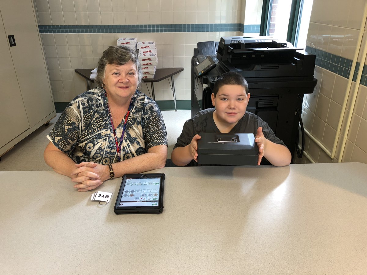 WilliamStreet14's tweet image. Mrs. Webster's class is learning real-life skills through the Coffee Cart. This is a fabulous opportunity for students to learn social cues, customer service, management of money, respect, responsibility and many more skills.  #reallife
#CustomerService #opportunities