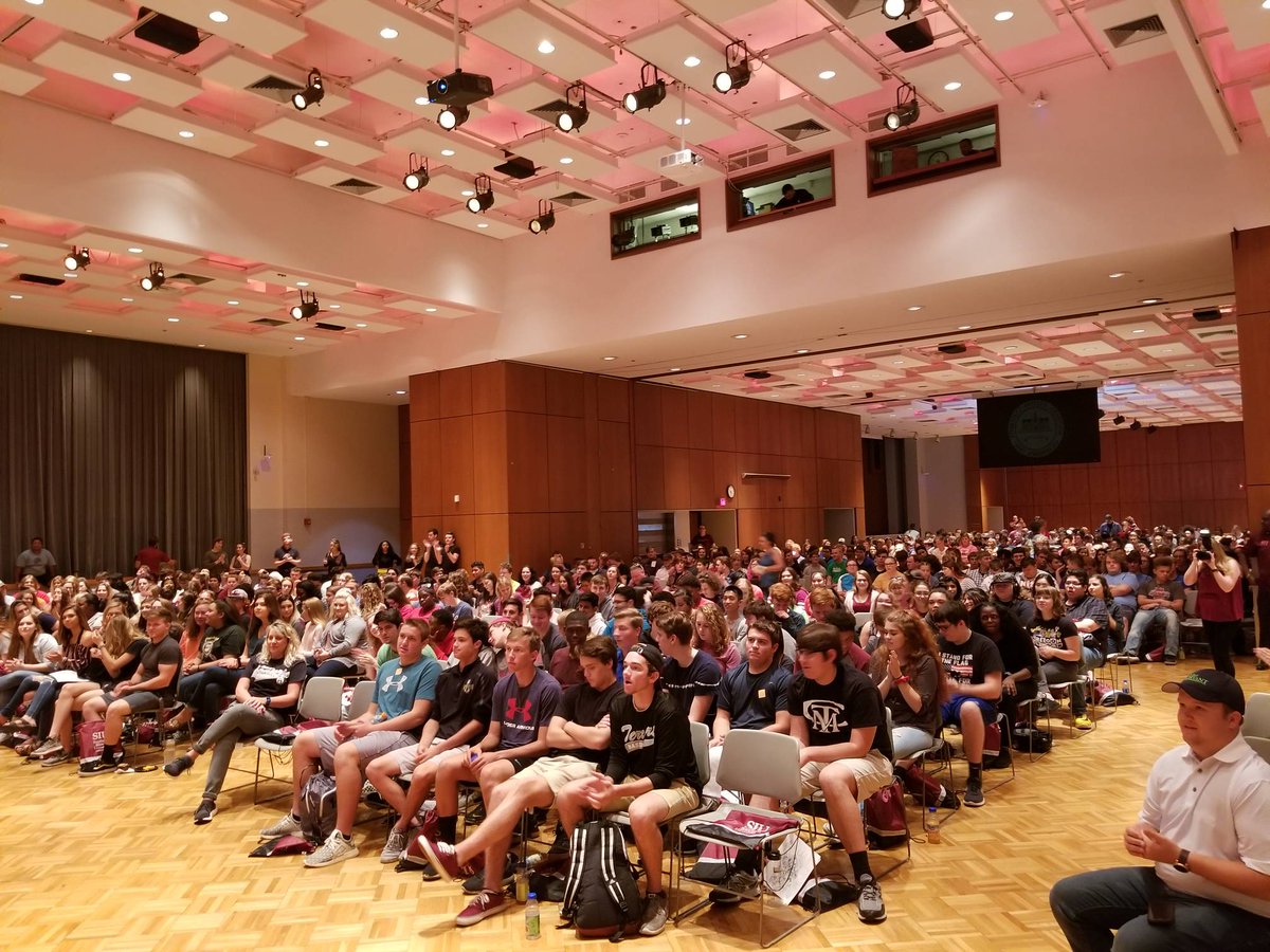 Today we welcome students from 22 high schools in the Southern Illinois region for SIU Day! #ThisIsSIU #VisitSIU