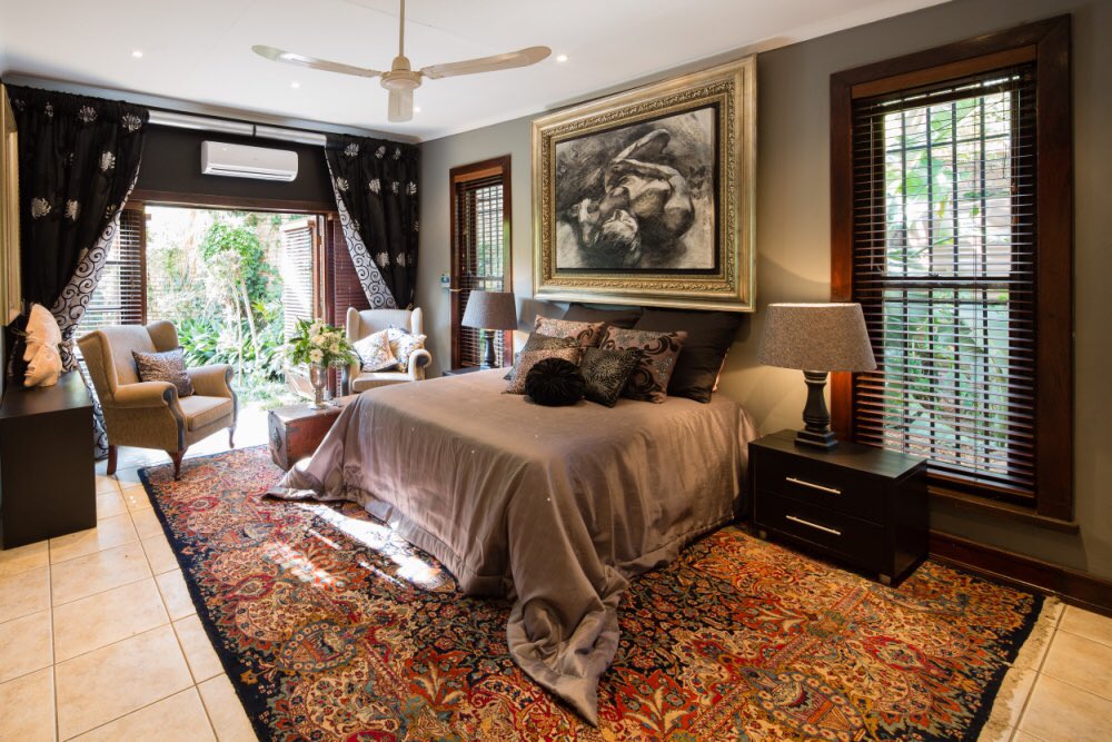itsOnly_Jessica's tweet photo. The guesthouse only has 3 rooms which all differ in prices.

27 Elizabeth Street, Schoemansville, Hartebeespoort.

Going by car would be convenient, there’s no uber/taxify around the area and public transport is only for long distances. https://t.co/JEg5VvhT9U