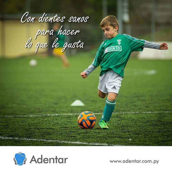 Adentarpy's tweet photo. Cuidemos sus dientes para que puedan hacer todo lo que les gusta y así los grandes también disfrutamos. 🤗⚽👌#odontologia #tratamientos #ortodoncia #endoconcia #peridodoncia #salud #deportes https://t.co/qj9VeofvVZ