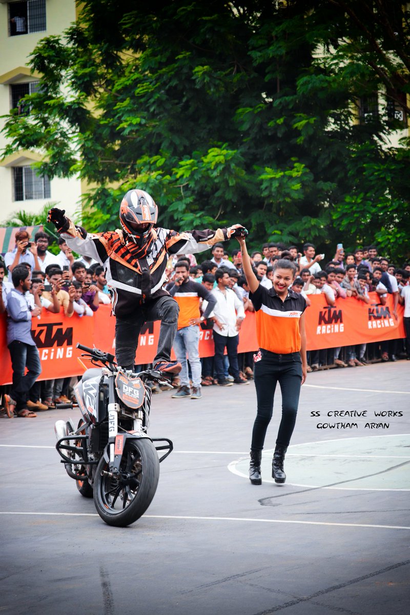 gowtham_aryan's tweet photo. To day's #event #ramchandracollege #Eluru #mec #ktm #stunts #piccreadit @gowtham_aryan @ktm_india @eluruktm @ktm_official @ktm_worldwide @eluru_dubsmash https://t.co/uiIJiBpfDj
