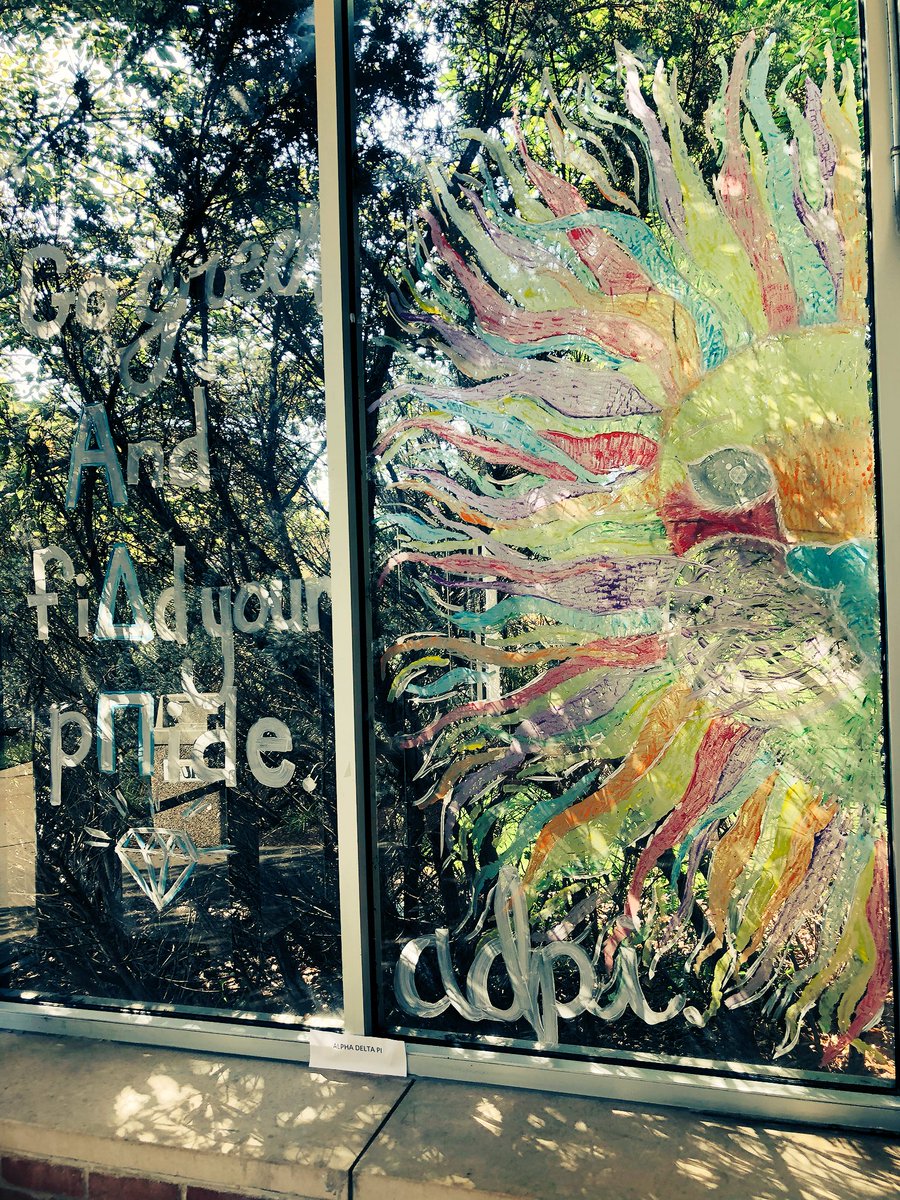 Go Greek Αnd fiΔd your pΠride!! Shoutout to <a href="/Rileymarie_T12/">Riley Troxell</a> for painting our window for homecoming ☺️💓 We are so excited to reunite with some sisters this weekend!