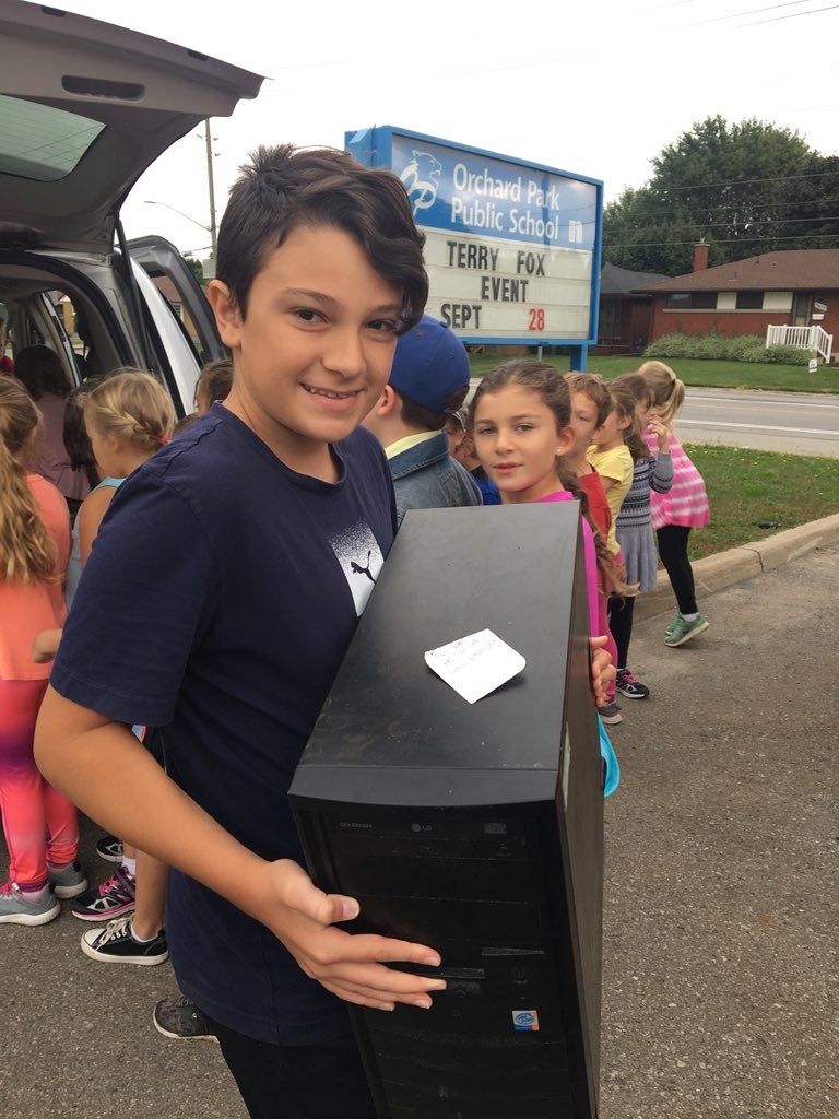 MissDiLibero's tweet photo. Day 12- a huge thank you to the Matkowski family for bringing a huge donation of electronics today for our red bin! Thanks to our Intermediates for helping unload! @orchardparkdsbn https://t.co/vyiprbGJcF