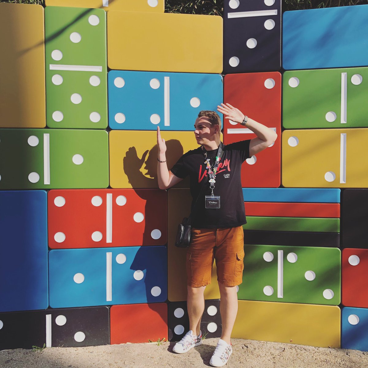 Wifie_wills's tweet photo. Quand j’ai vu c’est Domino géant j’ai immédiatement pensé à @damalikessa pas mal non ?! 😘#malikaayane #stracciabudella #domino #tour #album #mali5 https://t.co/YKqtvPZOQI