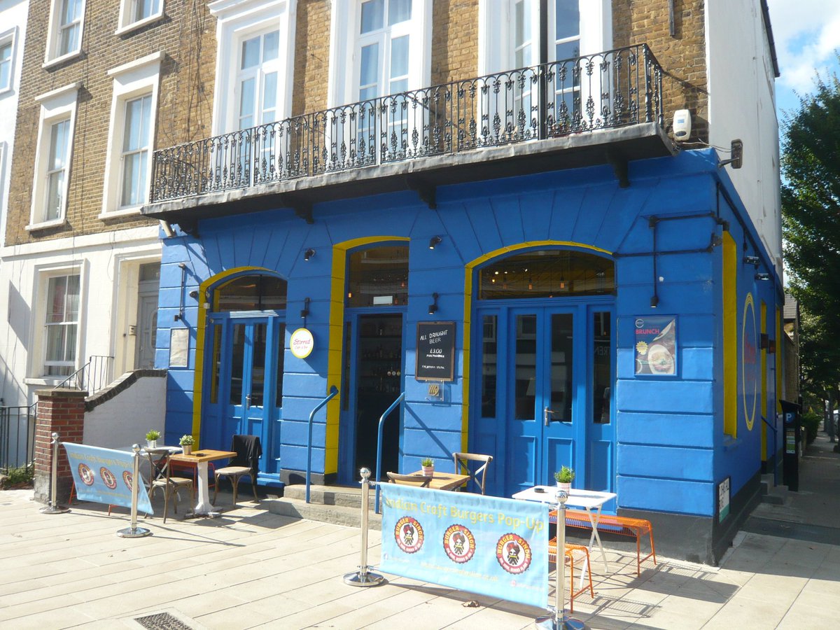 BellsCommercial's tweet photo. Bar/restaurant available to let on new lease with NO PREMIUM to pay. Great opportunity in fashionable St John's Hill. https://t.co/WHSGLl3hxT