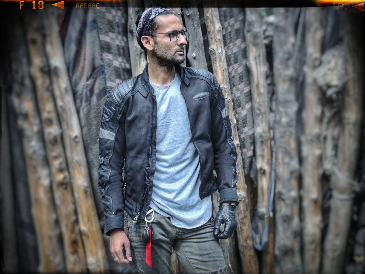 mohibmirza's tweet photo. #enroute #mood #milesandmiles #mohibmirza #fxrg #gear #waiting #for #thegang #woods #chilaas #harleydavidson #breakout #cvo #ironbrotherhood #rodetrip #ofalifetime #karachitokhunjerabpass https://t.co/VTQDx8EaYt