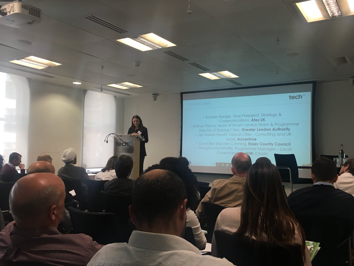 .@jenhaweshewitt giving a real insight into the working of #digitalboards - a conduit of the pace of digital tech into the everyday functions of #localauthorities
