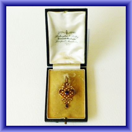 On our website at victoria-antiques.com
Stunning antique seed pearl and amethyst pendant in original box.
Take a look, contact us.....#antiques #jewellery #pendantfornecklace