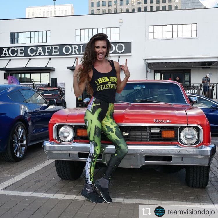 AmberNova73's tweet photo. 🌴🌿 #DegenerationX @wildbangarang #leggings @iBELIEVEinWRSTL .. if you’re not down with that, I’ve got two words for ya!😝🤘🏼
.
.
📸 @DivaInsider 
.
.
#Suckit #wildbangarang #ambernova #ibelieveinwrestling #sponsoredathelete #womenswrestling #divainsider https://t.co/fZnIFRb1uz